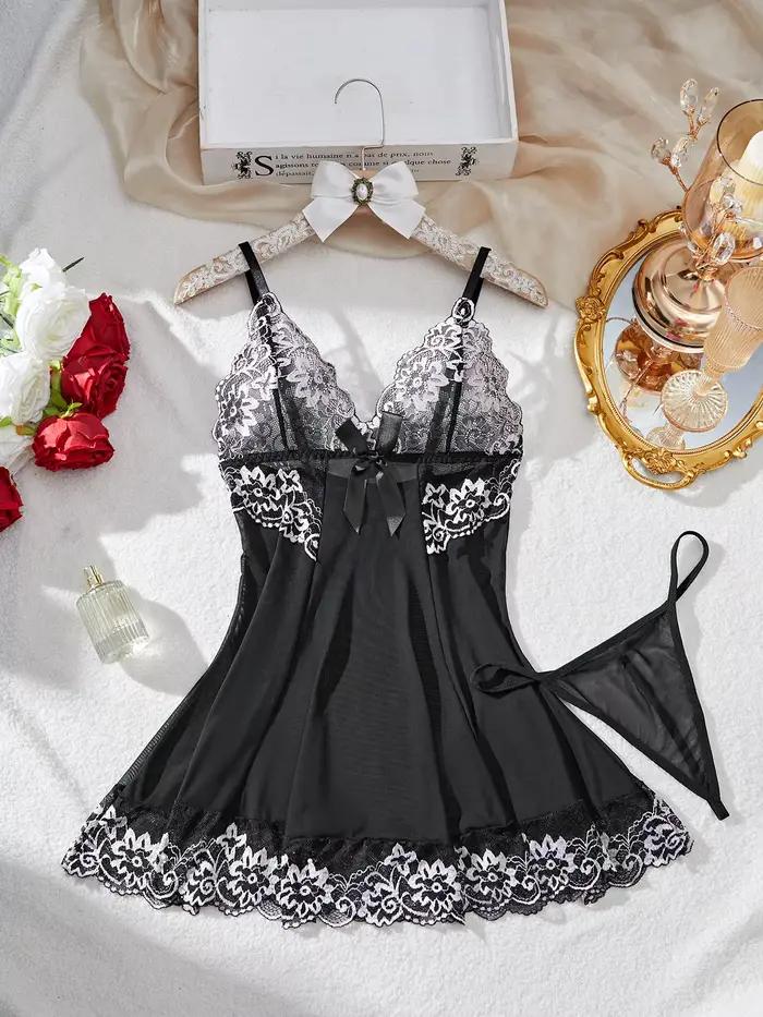 Ensemble de lingerie noire contrastante pour femme : nuisette en dentelle, string et pyjama