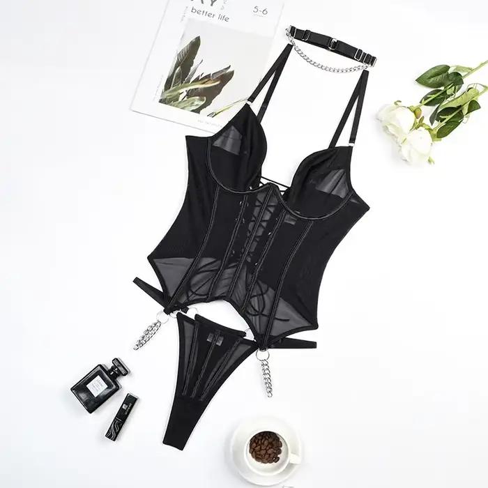 Lingerie fantaisie, lingerie féminine sexy, lingerie charmante, ensemble de lingerie avec des détail