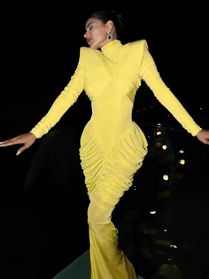 Bizarre Puss jeseň nový štýl maxi šaty pre ženy rolák dlhé rukávy odhalený chrbát štíhle Stretch plesová párty nariasené elegantné