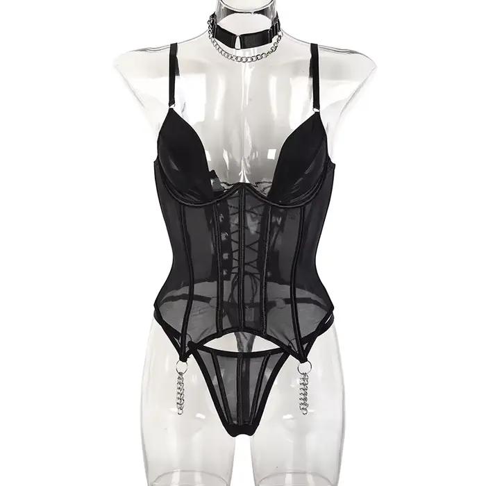 Lingerie fantaisie, lingerie féminine sexy, lingerie charmante, ensemble de lingerie avec des détails de chaîne transparente séduisants et un dos à lacets