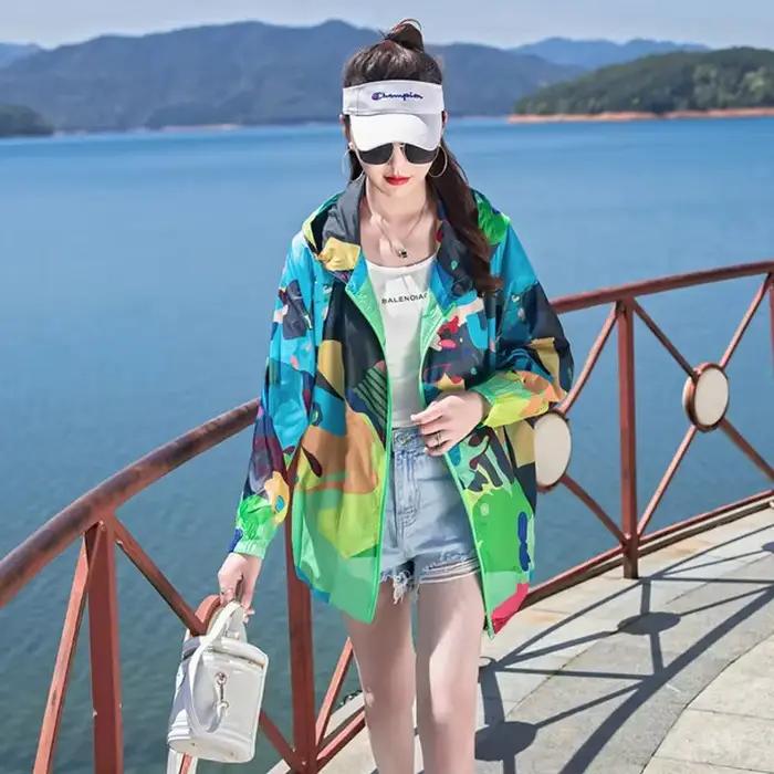Dámska letná bunda s kapucňou