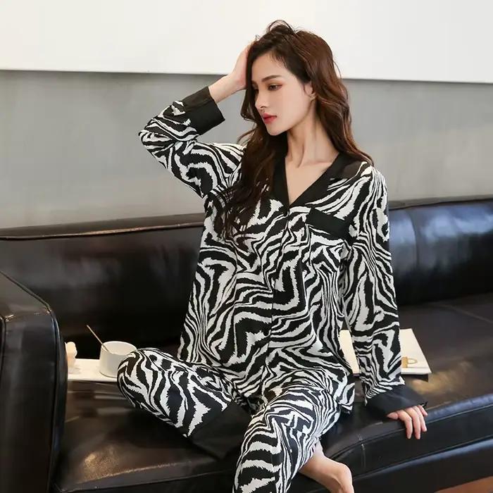 Ensembles de pyjama en faux satin pour femmes, manches longues, revers de luxe, vêtements de nuit à rayures zébrées, imbibés pour la maison, printemps et automne