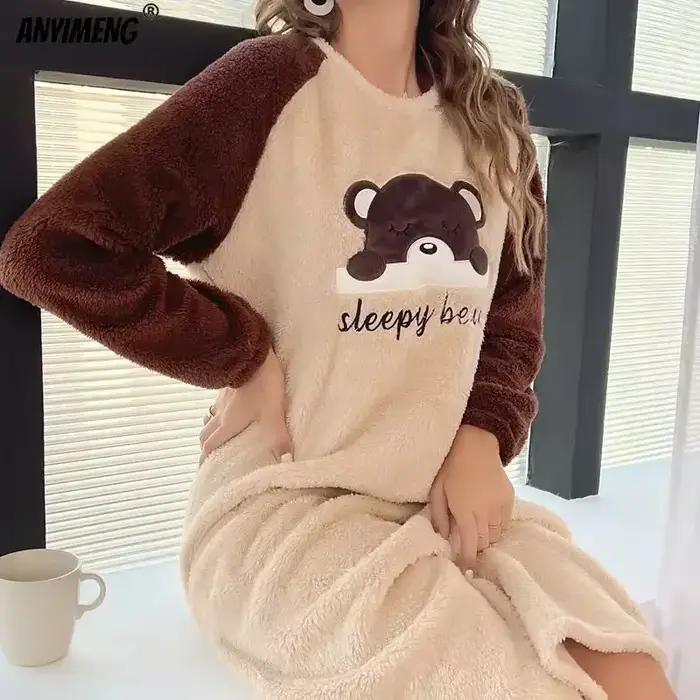 Chemise de nuit en flanelle pour femmes élégante et confortable pour les nuits d'hiver et les soirées pyjama