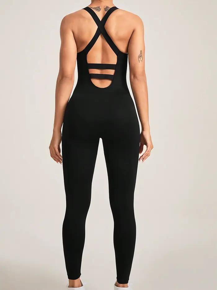 Combinaison sportive en polyamide et élasthanne pour femmes, élégante et confortable pour activités physiques et loisirs