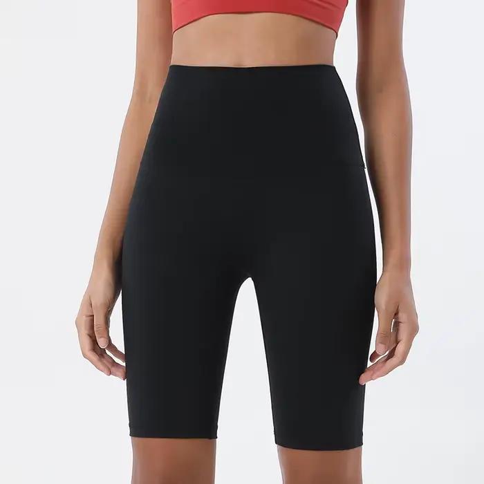 Shorts de yoga pour femmes en nylon et élasthanne haute qualité pour la pratique du yoga et du fitness en salle ou en plein air
