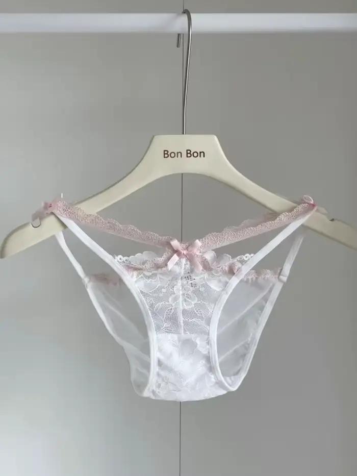 Ensemble de lingerie sexy violet avec soutien-gorge push-up à bretelles pour petites poitrines, bonnets froncés à armatures croisées, idéal pour les soirées féminines
