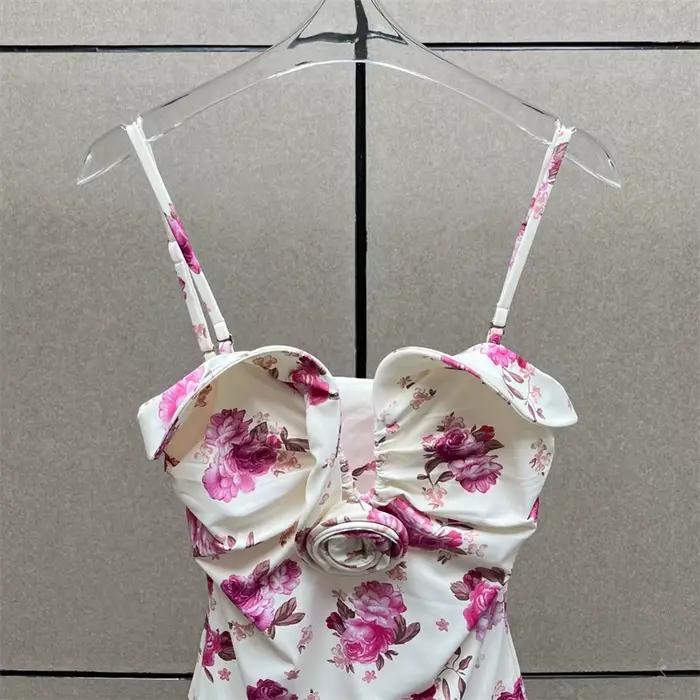 Nouveau body femme élastique ajusté à bretelles sans manches pour l'été 2026, avec décoration florale 3D, style corset