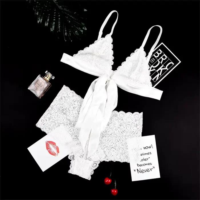 Ensemble de lingerie sexy en dentelle de polyester pour femmes, style élégant et sensuel à offrir pour occasions spéciales