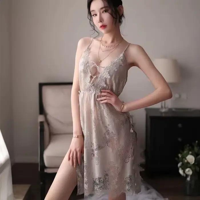 Chemise de nuit en dentelle évidée à fleurs grises pour femmes, vêtements de nuit, lingerie, bretelles spaghetti, robe de nuit avec tongs