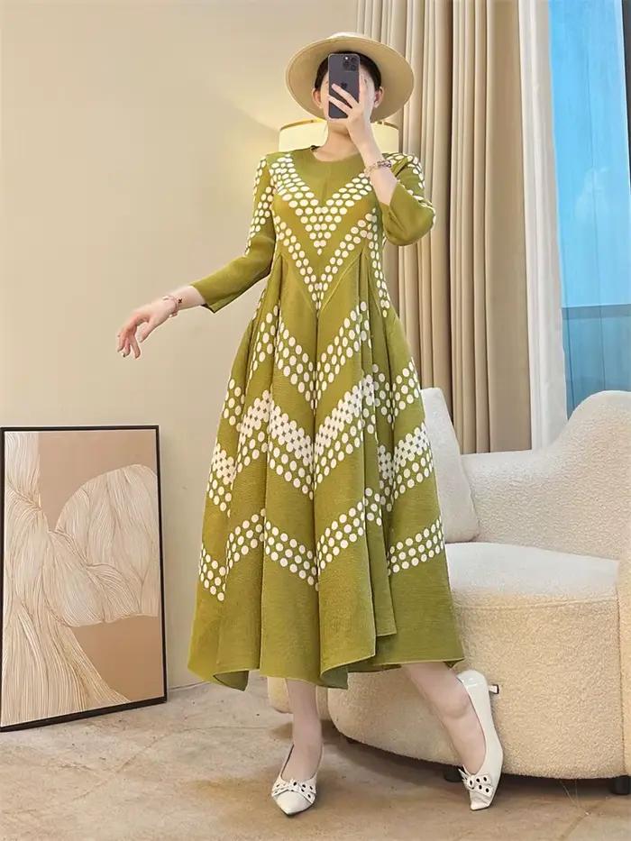 Elegantné voľné šaty pre ženy