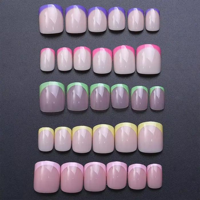 Boîte de 240 faux ongles carrés courts en couleurs douces rose/vert/violet pour femmes occassions spéciales manucure artificielle