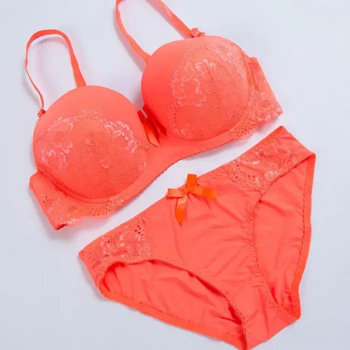 Ensemble de sous-vêtements féminins sexy en fibre de bambou et coton avec dentelle fleurie et soutien-gorge rembourré pour toutes les occasions