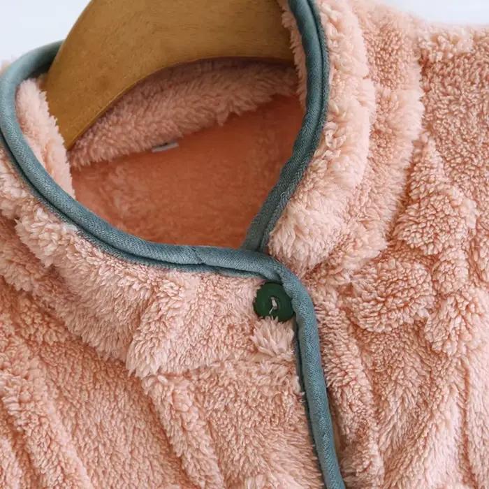 Chemise de nuit en flanelle pour femmes avec col roulé et motifs fleurs pour les nuits froides d'hiver occassions spéciales à offrir