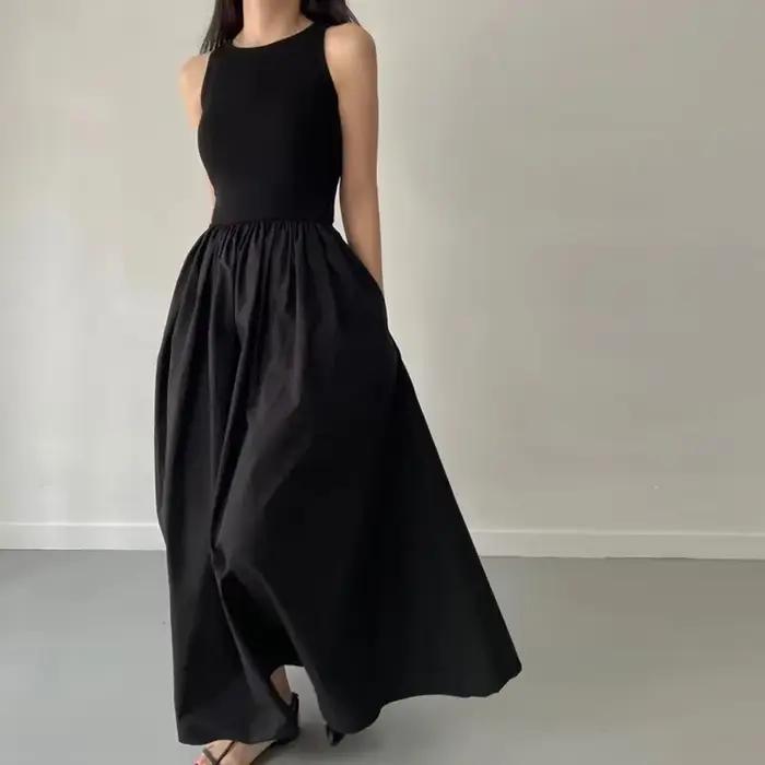Jednoduché a elegantné čierne dlhé šaty pre ženy