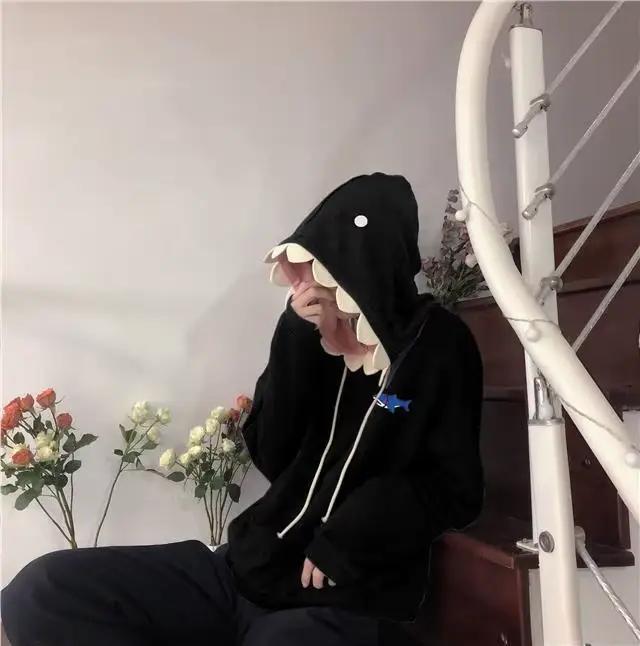 Zimný sveter pre ženy s gombíkmi