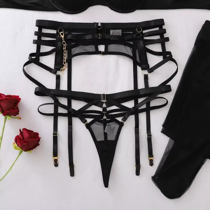 Ensemble de Lingerie Féminine Willowy : Soutien-Gorge, Jarretière et String Couleur Unie avec Bas – Kit de Sous-Vêtements Sexy et Élégant pour Femme