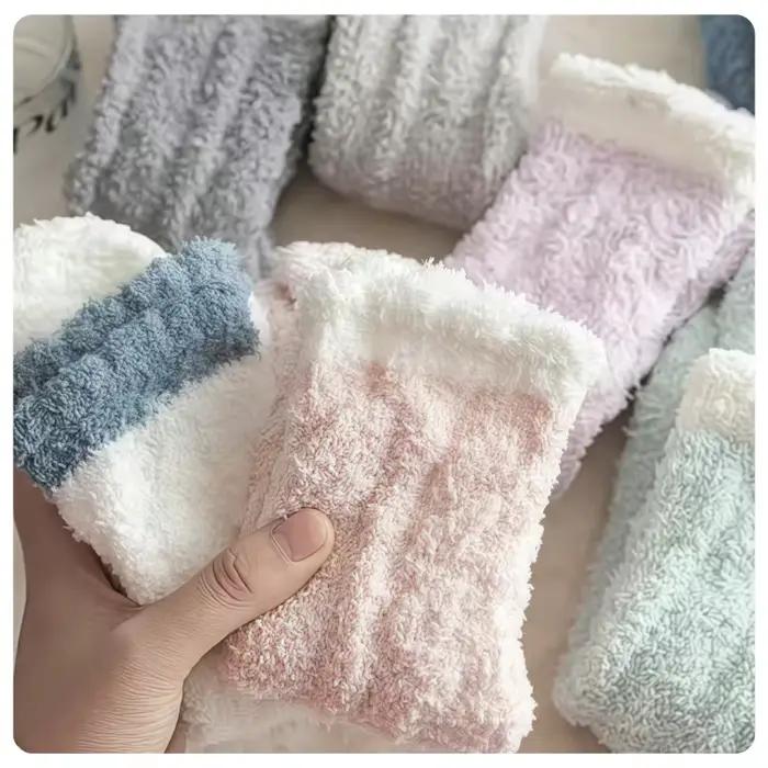 7 paires de chaussettes de sommeil chaudes et colorées pour femmes, adaptées à l'automne et à l'hiver, épaisses pour la chaleur et la résistance aux chutes, pour un usage domestique
