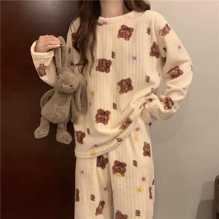 Pyjamas féminins en velours corail douillets pour automne et hiver à offrir pour femmes et étudiantes occassions spéciales