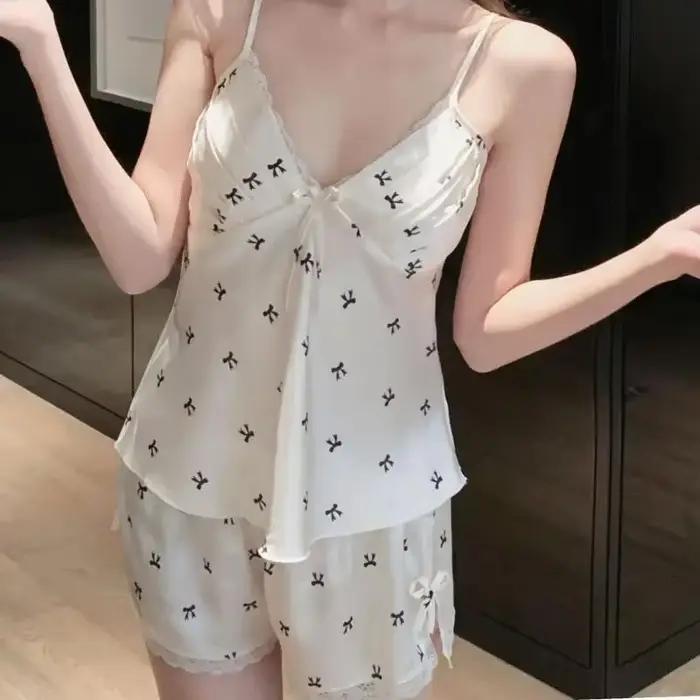 Pyjama féminin en polyester satiné et rayonne, shorts courts, camisole sans manches, doux et soyeux, idéal pour les nuits chaudes d'été, la maison, les mariages et les événements spéciaux