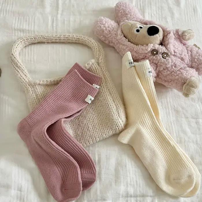 Chaussettes mi-tube en laine à rayures douces pour femmes, étiquette de gril confortable, look au sol, belle mode, chaussettes de document solides, automne, hiver