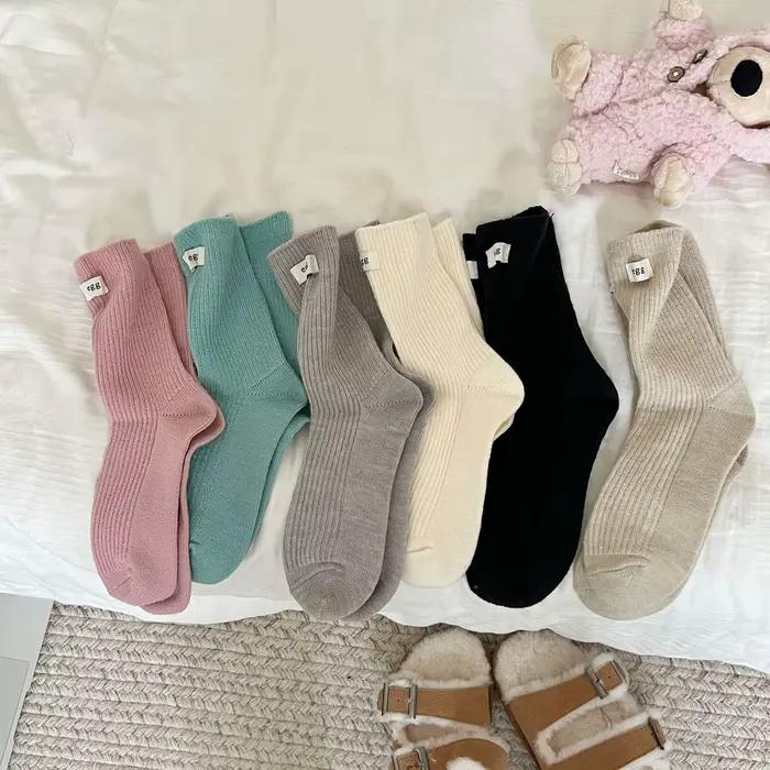 Chaussettes mi-tube en laine à rayures douces pour femmes, étiquette de gril confortable, look au sol, belle mode, chaussettes de document solides, automne, hiver