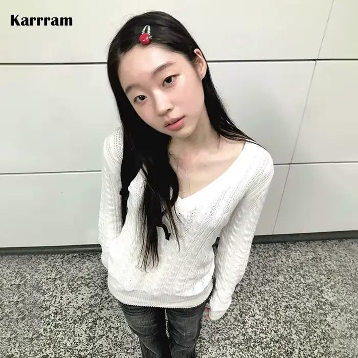 Karrram japonský Y2k V-výstrih biely sveter Vintage Harajuku tenký pletený