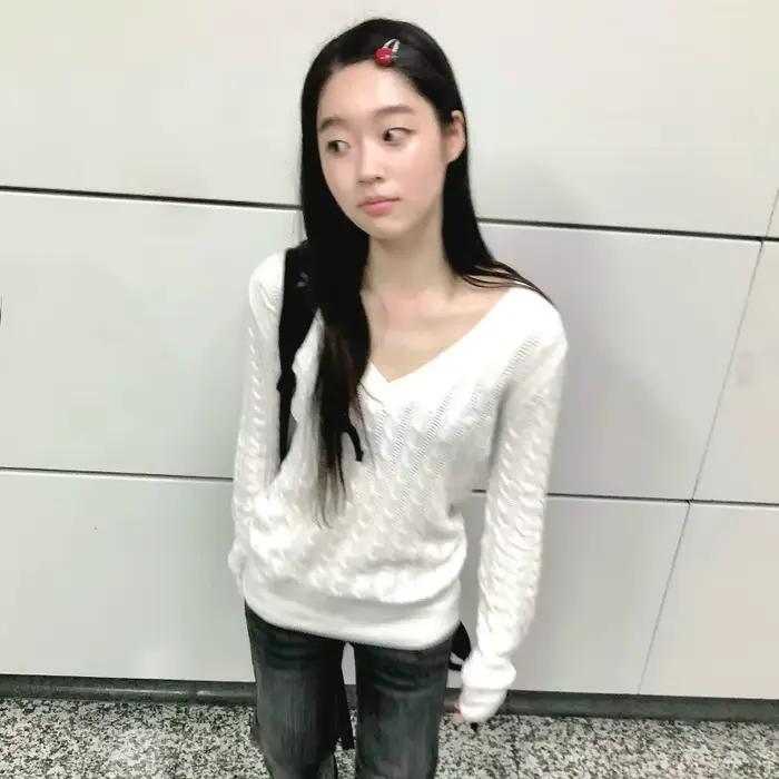 Karrram japonský Y2k V-výstrih biely sveter Vintage Harajuku tenký pletený