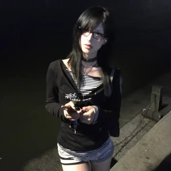 Karrram japonský Y2k falošný dvojdielny top Trashy 2000s tetovanie potlačené tričko Grunge estetické Patchwork tričká gotické Vintage