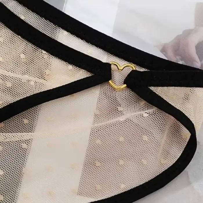Culotte en dentelle Moonbiffy féminité élégance motif pointé sans couture lingerie féminine confort sensualité夜晚的诱惑:Moonbiffy女士蕾丝裤,展现女性魅力与优雅,点状图案设计,无痕工艺,打造舒适性感体验,适合浪漫之夜和特别场合。