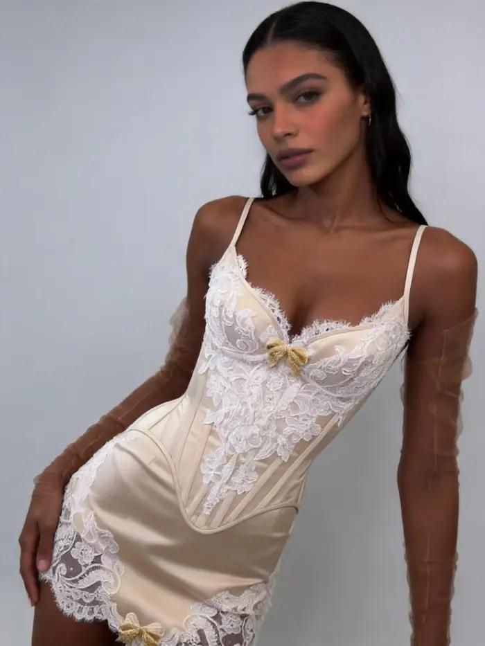Corset Bustier en Dentelle pour Femme, Modèle Overbust avec Bonnets, à Lacets et Baleiné, Hauts Sculptants de Qualité, Gaine Amincissante pour la Taille, Idéal pour Mariage et Soirée
