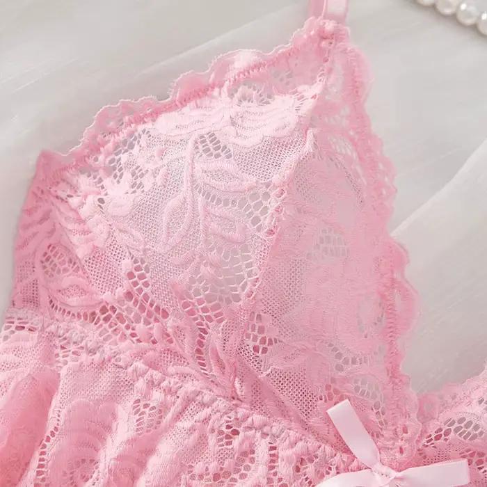 Ensemble de lingerie sexy pour femmes, camisole et culotte en dentelle rose transparente, tenue de nuit sexy et romantique à col en V, tentation irrésistible