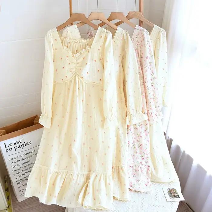 Chemise de nuit en coton fleuri pour femmes style amusant et mignon longueur aux genoux manches trois quarts pour nuits d'été confortables et fraîches