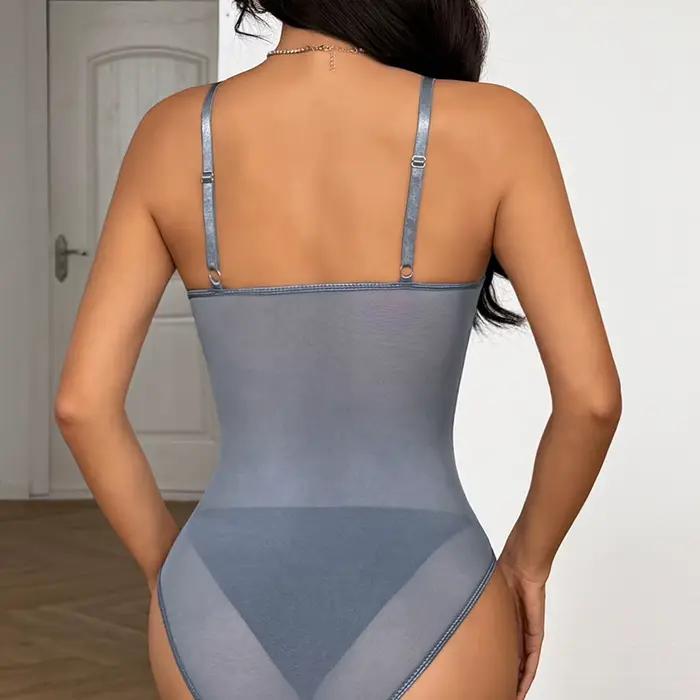 Nouveau Body Sexy Bleu-Gris Moulant en Dentelle Patchwork pour Femme 2026 – Lingerie Dos Nu à Bretelles Fines pour Tenue de Soirée en Boîte de Nuit