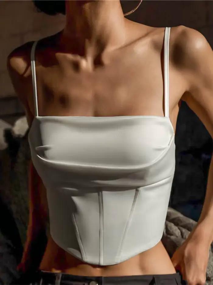 Sexy obtiahnuté tielko s tenkými ramienkami a šnurovaním na chrbte pre ženy