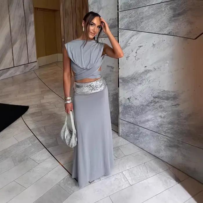 Dvojdielny set UNITIM: Elegantné a sexy krátke tričko s odhaleným chrbtom a dlhá sukňa s flitrami s nízkym pásom – Vintage štýl