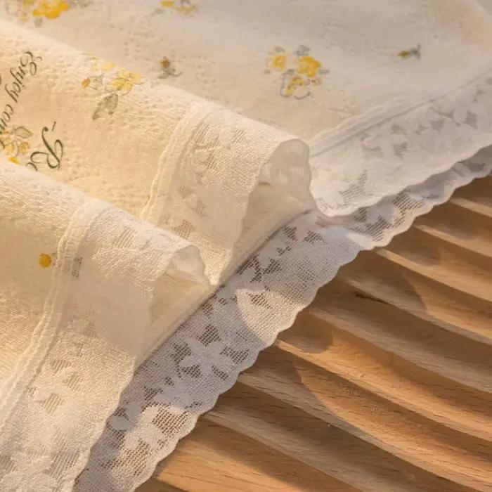 Culotte en coton et élasthanne avec dentelle et motif floral pour femmes occassions spéciales lingerie romantique et féminine