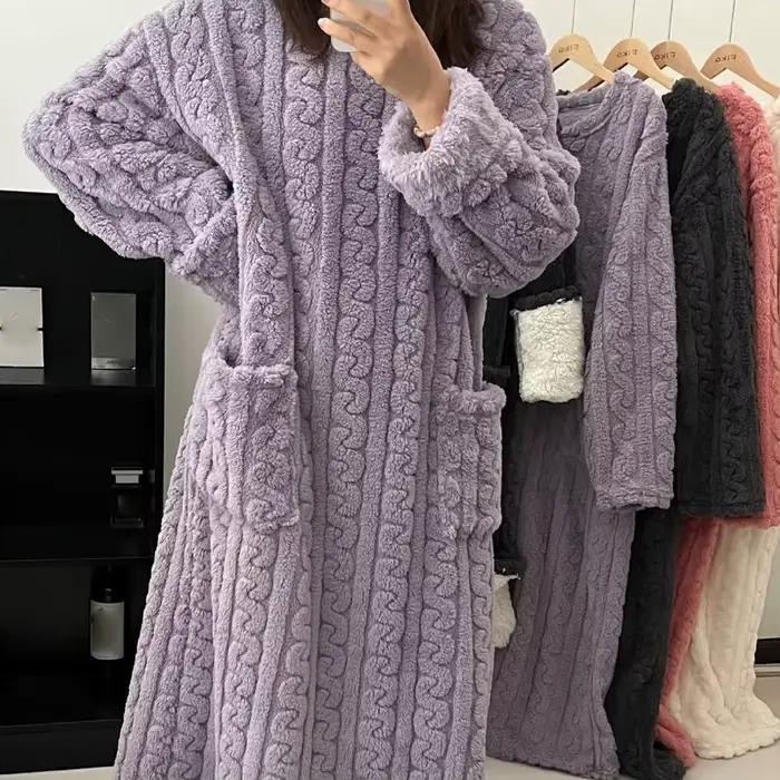 Chemise de nuit en velours corail pour femme hiver douceur élégance ajustée confort à offrir occasions spéciales