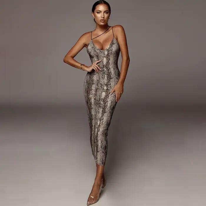 Dámske letné šaty bez rukávov so sexy leopardím vzorom