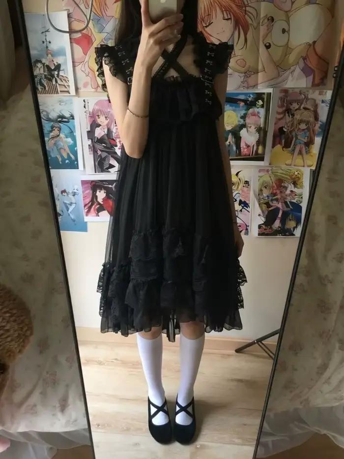 Čierne gotické lolita vintage mini šaty s čipkou a volánmi