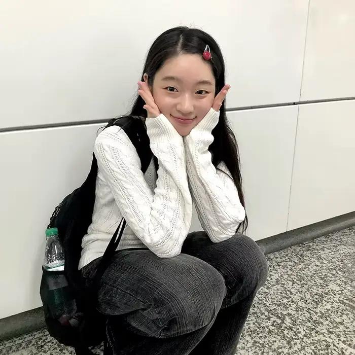 Karrram japonský Y2k V-výstrih biely sveter Vintage Harajuku tenký pletený