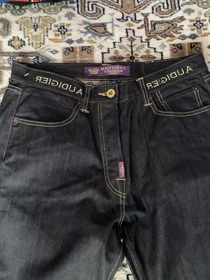 Vintage uvoľnené džínsy z 2000-tych rokov s motívom Sochy slobody a diamantmi