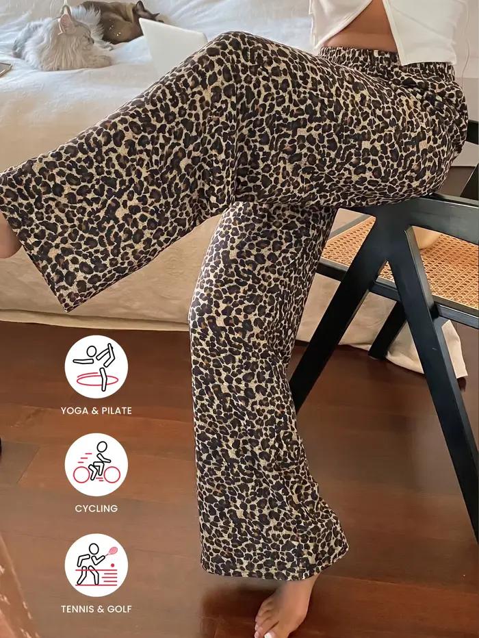 Dámske pyžamové nohavice s leopardím vzorom