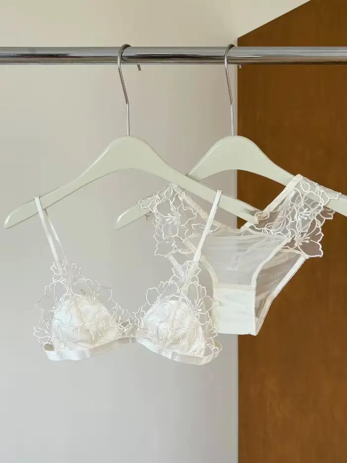 Soutien-gorge triangle sans armatures en dentelle brodée française pour femme, ensemble de lingerie élégant à fines bretelles, couvre-poitrine pour petite poitrine MOYISU