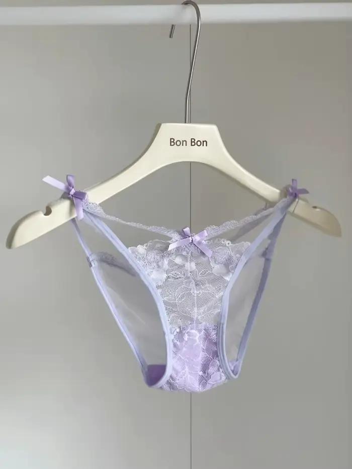 Ensemble de lingerie sexy violet avec soutien-gorge push-up à bretelles pour petites poitrines, bonnets froncés à armatures croisées, idéal pour les soirées féminines