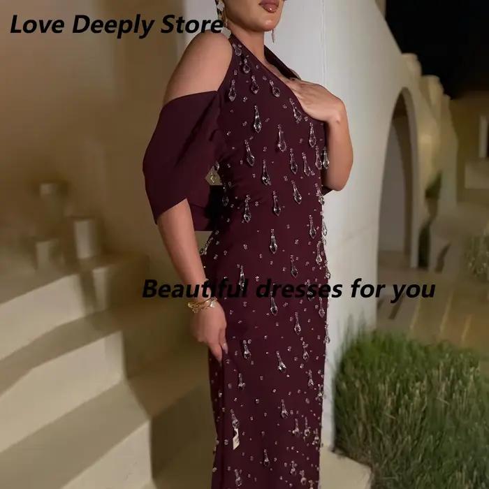 Robe de soirée de luxe bordeaux personnalisée, élégante, col halter, en jersey orné de cristaux, coupe trapèze, longueur ras du sol, pour fêtes formelles et bals de promo