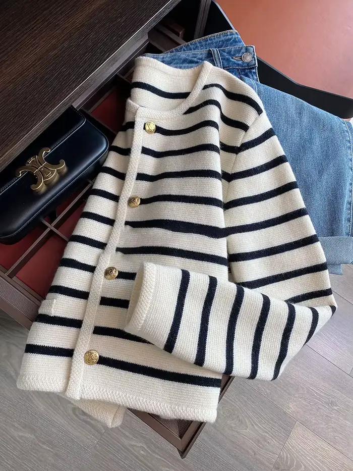 Dámsky pásikavý cardigan