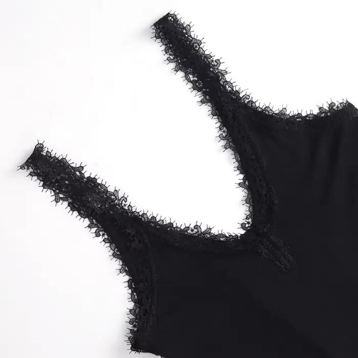 Elegantné čierne obtiahnuté body pre ženy s čipkou