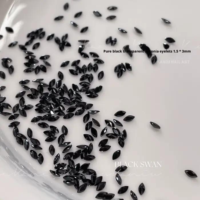 Strass en forme de larme d'argent pour nail art élégant et durable en kit combiné avec plusieurs pièces occasions spéciales transformations ongles professionnelles amateurs