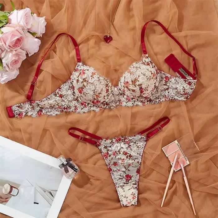 Elegantný florálny čipkovaný podprsenkový set s červenými ramienkami