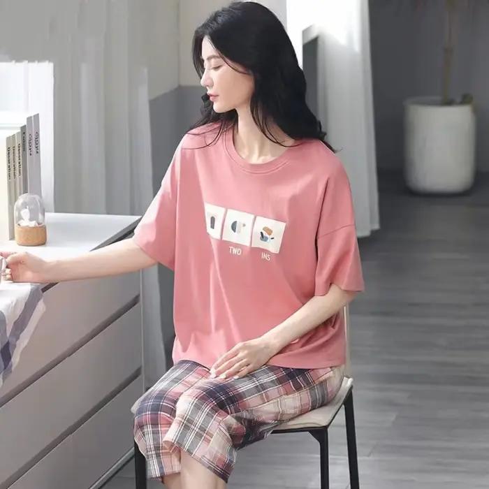 Pyjama féminin estival deux pièces avec dessins animés court manches pantalon mollet polyester élasthanne pour femmes occasions spéciales